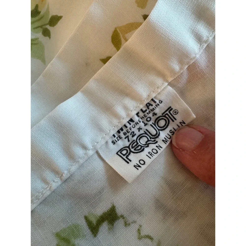 Vintage Pequot Twin Flat Sheet White Yellow Daisy  Floral No Iron Muslin